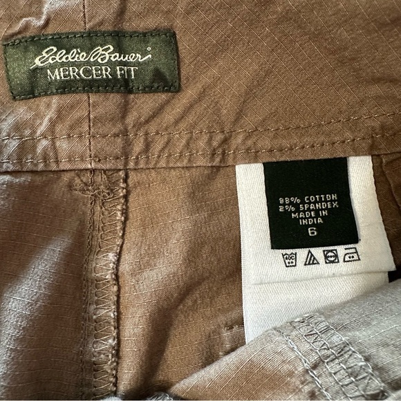 Eddie Bauer Mercer Fit woman's size 6 brown shorts - Picture 4 of 4